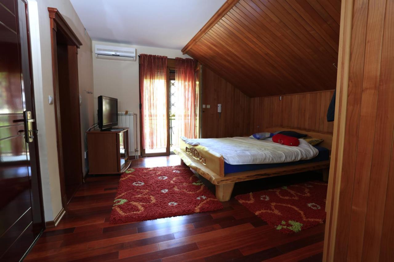 Amigosranch Villa Kruševac Exteriör bild