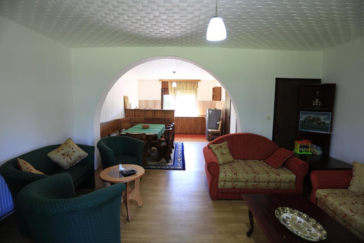Amigosranch Villa Kruševac Exteriör bild